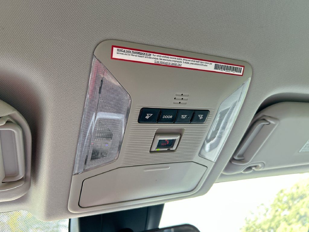 Used 2021 Toyota RAV4 XLE FWD image 27