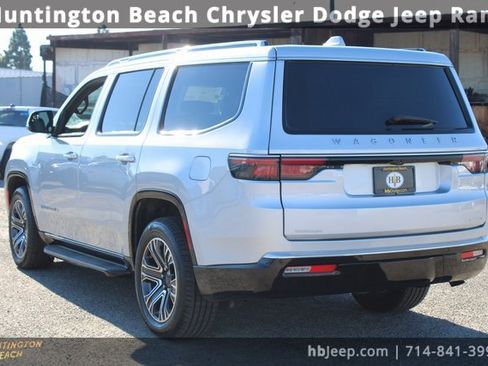 Used 2022 Jeep Wagoneer Series III image 3