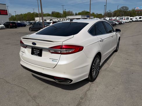 Used 2018 Ford Fusion Titanium image 3