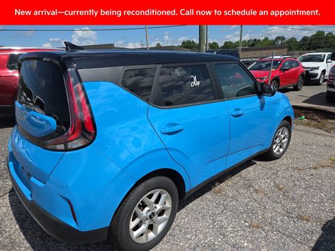 Used 2023 Kia Soul S FWD image 3