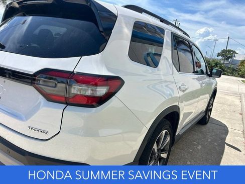 Used 2025 Honda Pilot Touring image 9