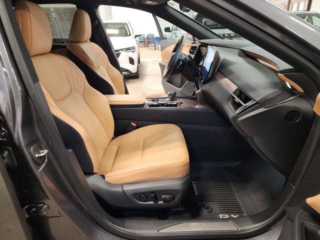 Used 2026 Lexus RX 450h AWD w/ Convenience Package image 32