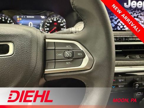 Used 2023 Jeep Compass Latitude image 24