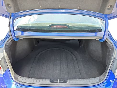 Used 2025 Hyundai Elantra Limited FWD image 31