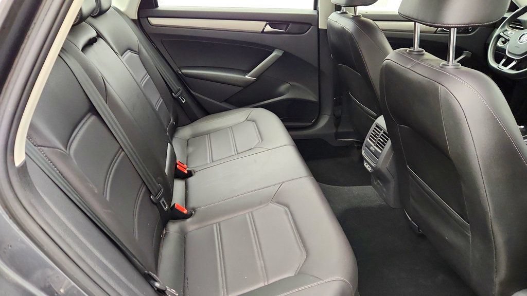 Used 2022 Volkswagen Passat 2.0T SE FWD image 19