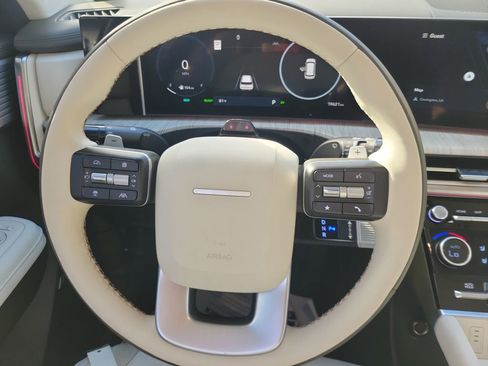 Used 2025 Hyundai Santa Fe Calligraphy FWD image 21