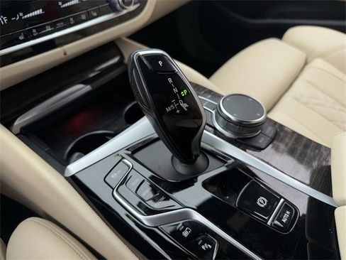 Used 2023 BMW 530e image 20