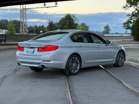 Used 2019 BMW 530i w/ Convenience Package RWD image 3