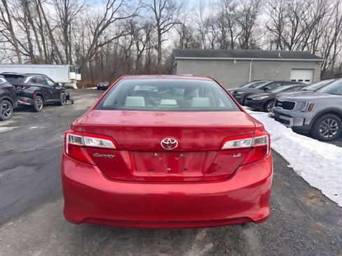 Used 2014 Toyota Camry LE image 6