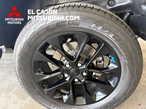 Used 2023 Jeep Wrangler Unlimited Sahara AWD/4WD image 7