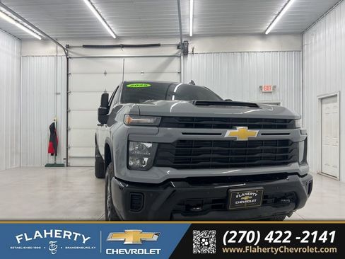 Used 2025 Chevrolet Silverado 2500 Custom w/ Custom Value Package image 1