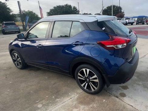 Used 2018 Nissan Kicks SV FWD image 6