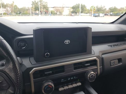 Used 2024 Toyota Tacoma SR image 19