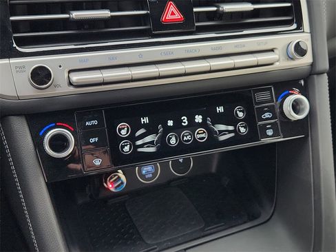 Used 2025 Genesis G70 2.5T w/ Sport Prestige Package image 29