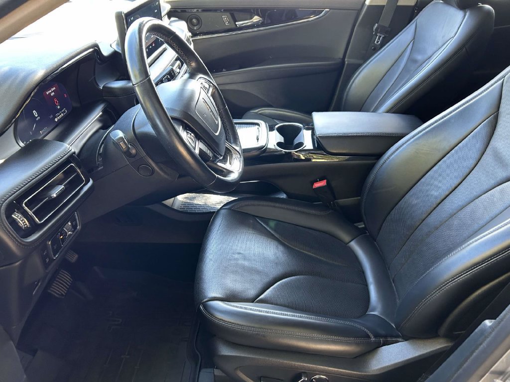 Used 2023 Lincoln Nautilus Reserve FWD image 11