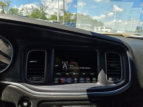 Used 2018 Dodge Charger GT AWD/4WD image 13