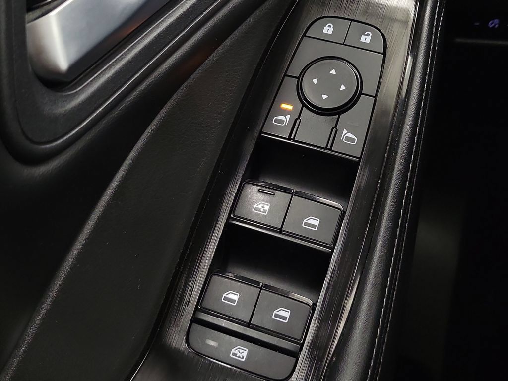 Used 2025 Nissan Rogue SV AWD/4WD image 14