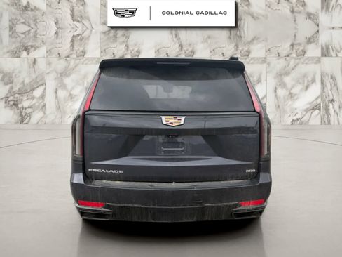 Certified 2022 Cadillac Escalade Sport w/ Touring Package AWD/4WD image 4