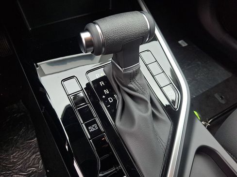 New 2026 Kia Niro LX image 13