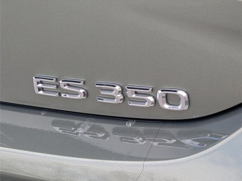 Used 2024 Lexus ES 350 w/ Technology Package image 9