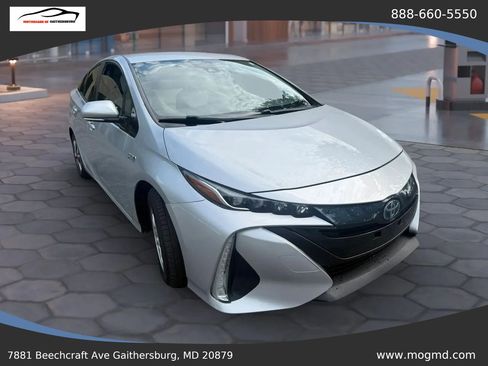 Used 2017 Toyota Prius Prime Premium FWD image 7