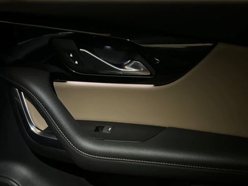 Used 2024 Chevrolet Blazer Premier w/ Enhanced Convenience Package image 21