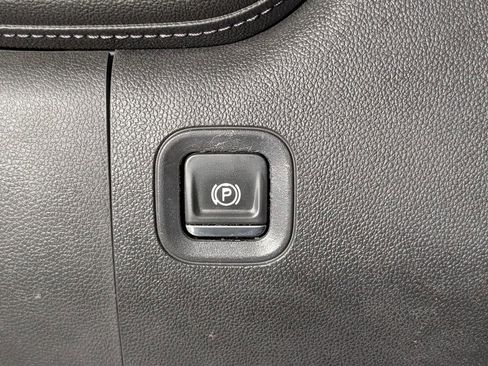 Used 2020 GMC Sierra 1500 SLT w/ SLT Premium Plus Package image 32