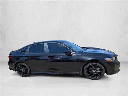 Used 2025 Honda Civic Sport image 4