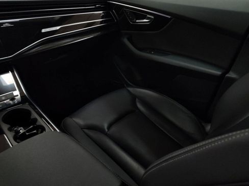 Used 2019 Audi Q8 Premium Plus w/ Premium Plus image 25