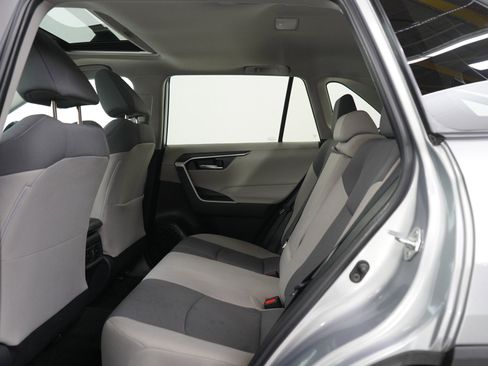 Used 2022 Toyota RAV4 XLE image 17