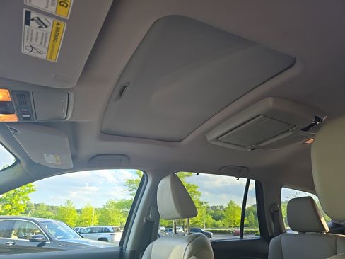 Used 2019 Honda Pilot Touring image 32