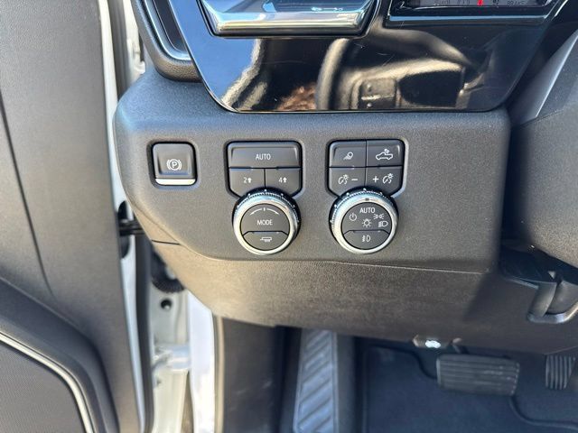 Used 2025 GMC Sierra 1500 SLT AWD/4WD image 19