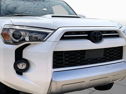 Used 2023 Toyota 4Runner TRD Off-Road Premium AWD/4WD image 28