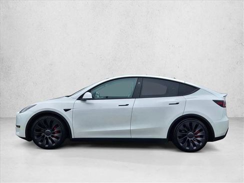 Used 2024 Tesla Model Y Performance AWD/4WD image 9
