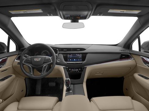Used 2018 Cadillac XT5 Luxury w/ Driver Awareness Package FWD image 11