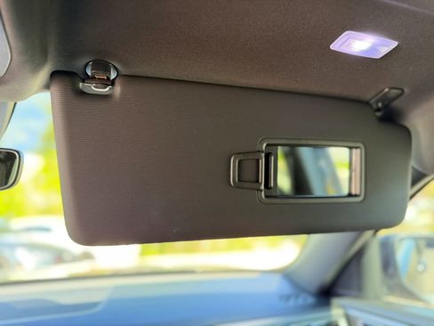 Used 2024 Volkswagen Atlas Cross Sport SE image 30