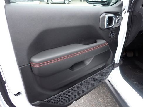 New 2026 Jeep Wrangler Unlimited Rubicon image 17