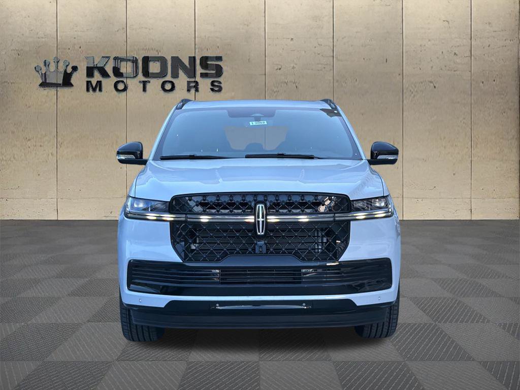 New 2026 Lincoln Navigator L Reserve w/ Jet Appearance Package AWD/4WD image 3