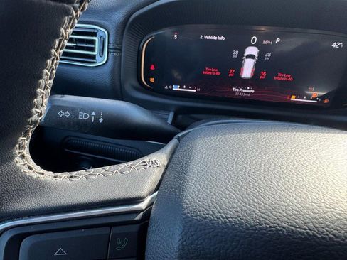 Used 2023 Jeep Wagoneer Series III w/ Premium Group I image 20