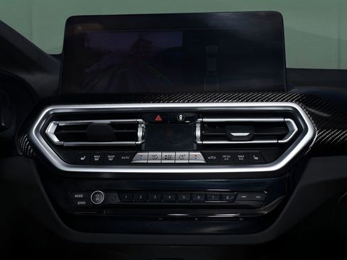 Used 2023 BMW X4 xDrive30i image 27