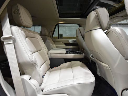 Used 2019 Lincoln Navigator Reserve AWD/4WD image 51