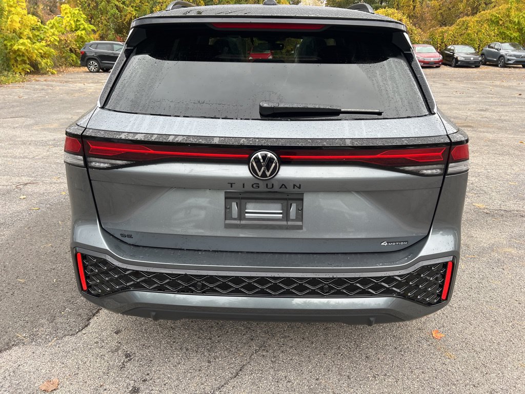 New 2026 Volkswagen Tiguan SE R-Line AWD/4WD image 7