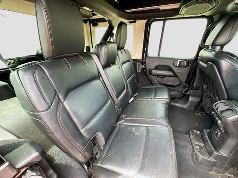 Used 2019 Jeep Wrangler Unlimited Rubicon AWD/4WD image 31