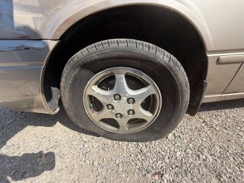 Used 1999 Toyota Camry LE FWD image 36