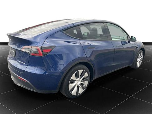 Used 2023 Tesla Model Y Long Range image 5