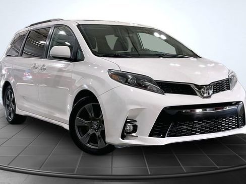 Used 2020 Toyota Sienna SE w/ SE Preferred Package FWD image 12