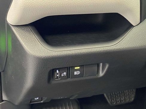 Used 2025 Toyota RAV4 XLE image 20