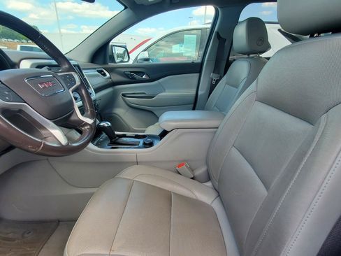 Used 2019 GMC Acadia SLT FWD image 3