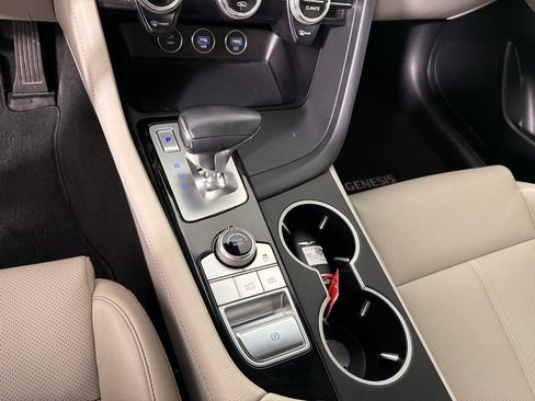 Used 2022 Genesis G70 2.0T RWD image 18