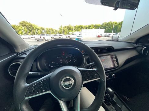 Used 2024 Nissan Kicks SV FWD image 19